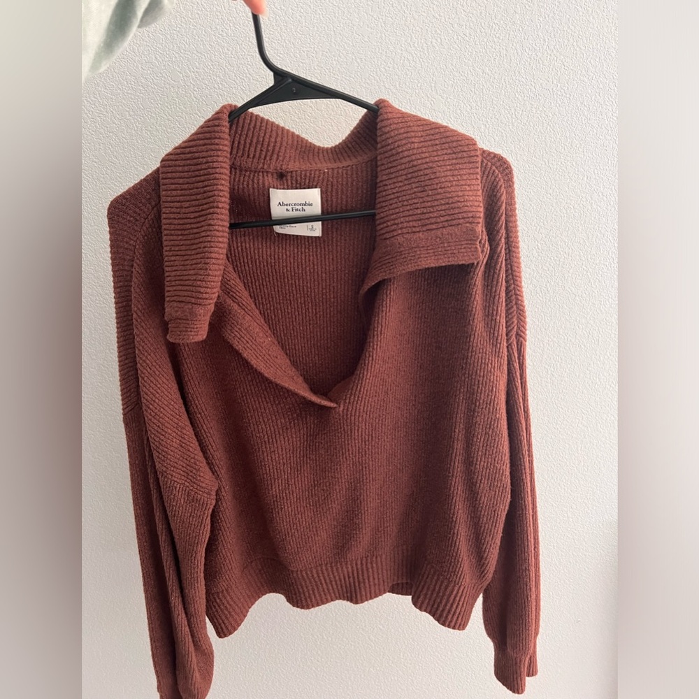 Abercrombie & Fitch Notch Neck Sweater-Size Small